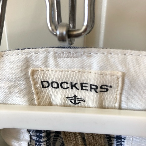 Dockers Plaid Shorts - Picture 3 of 4